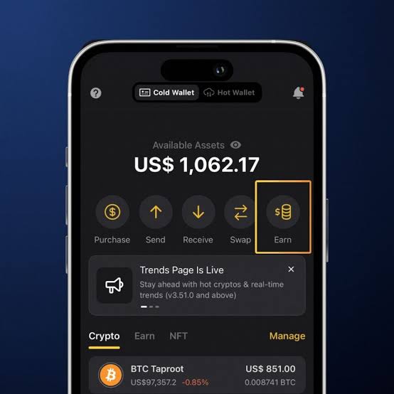 CoolWallet App 主畫面截圖，顯示 Earn 質押分頁與資產列表